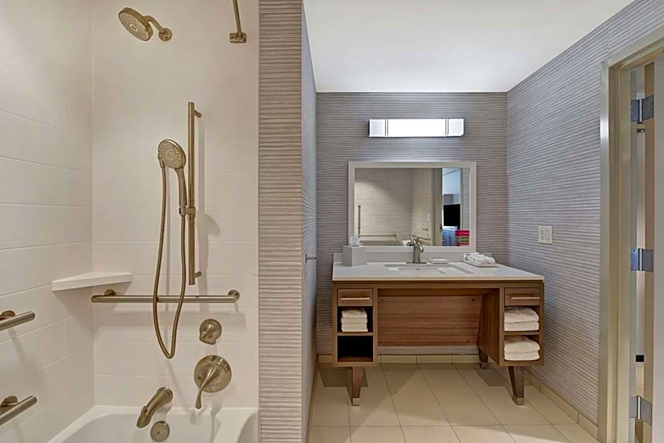 Home2 Suites by Hilton West Palm Beach Airport, FL