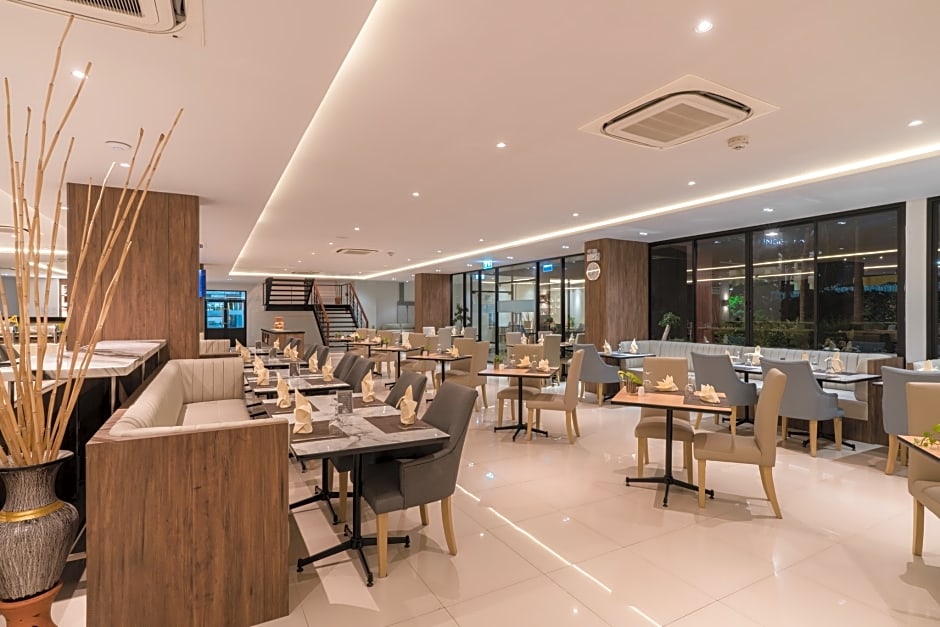 New Square Patong Hotel