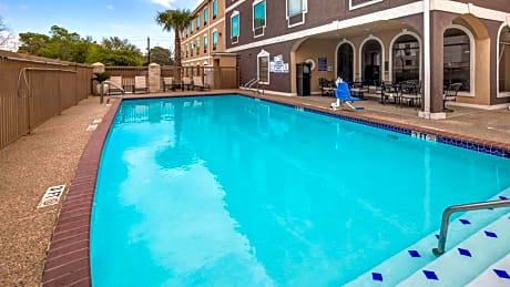 Best Western Plus Heritage Inn Houston