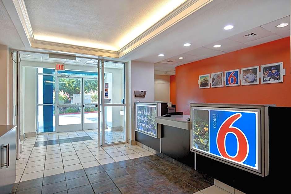 Motel 6-Gilroy, CA