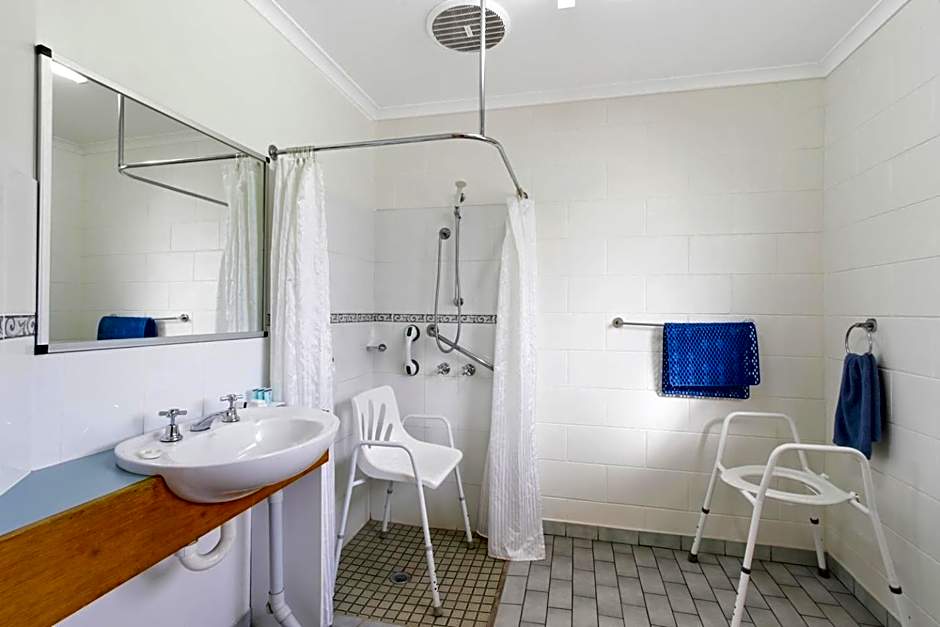 Cunningham Shore Motel