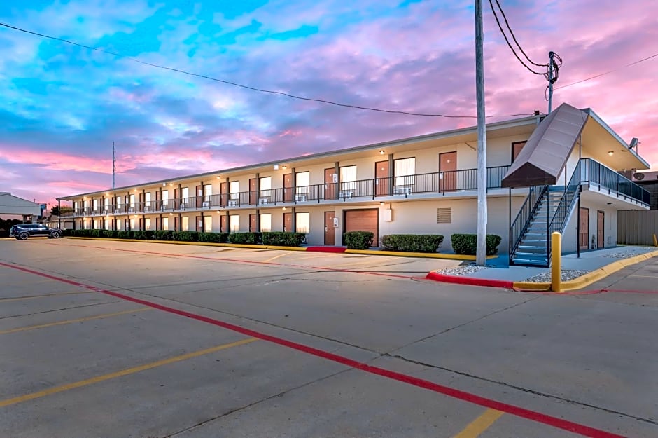 Econo Lodge Texarkana I-30