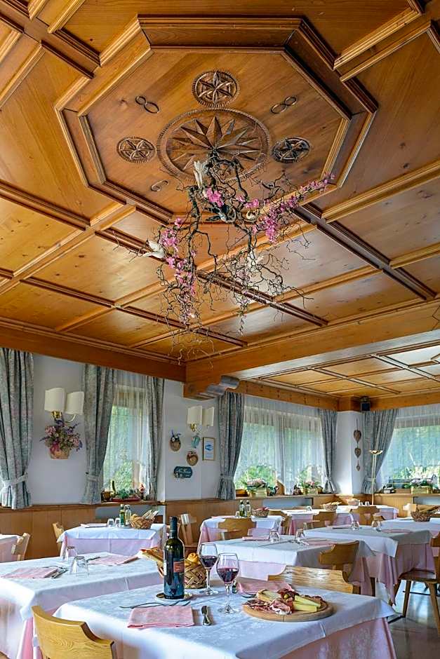 Albergo Miravalle-Tre Cime Views