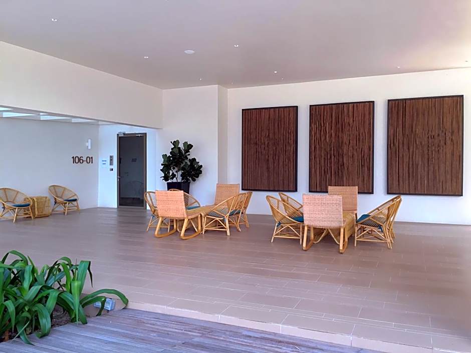 By The Sea Partial Seaview n Mountain View 383