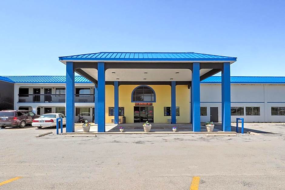 Lonestar Inn & Suites, Erick OK - Hwy 40 BY OYO