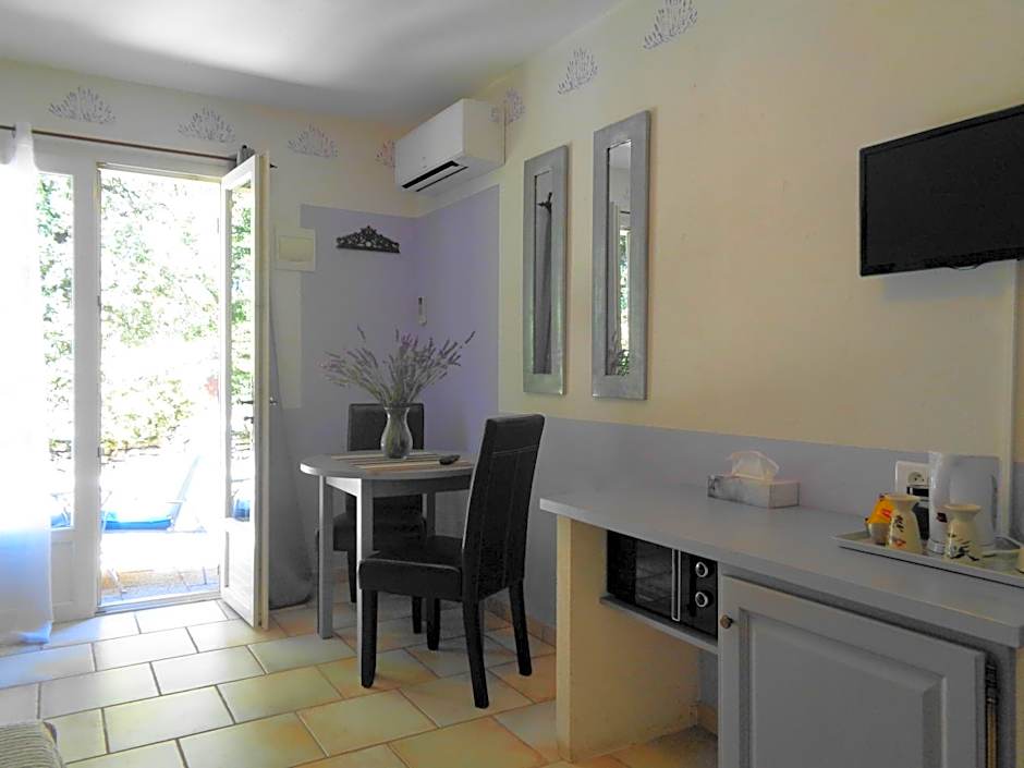 Clos des Lavandes - Chambres et Suites de charme climatisées-Luberon