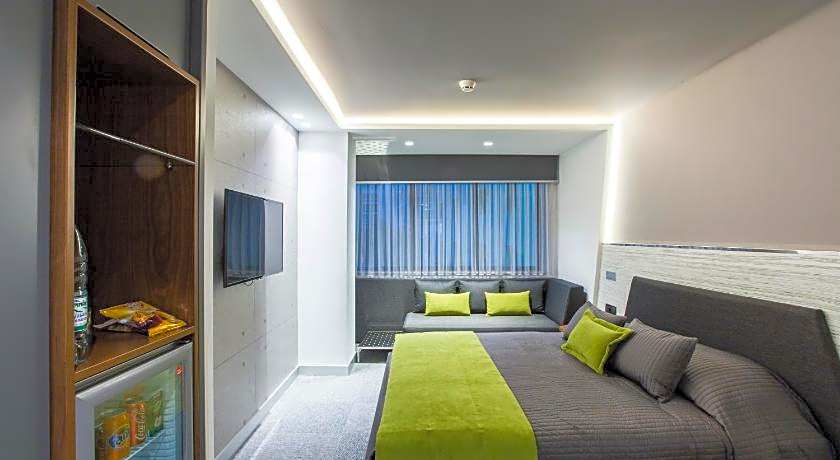 Zeniva Hotel 