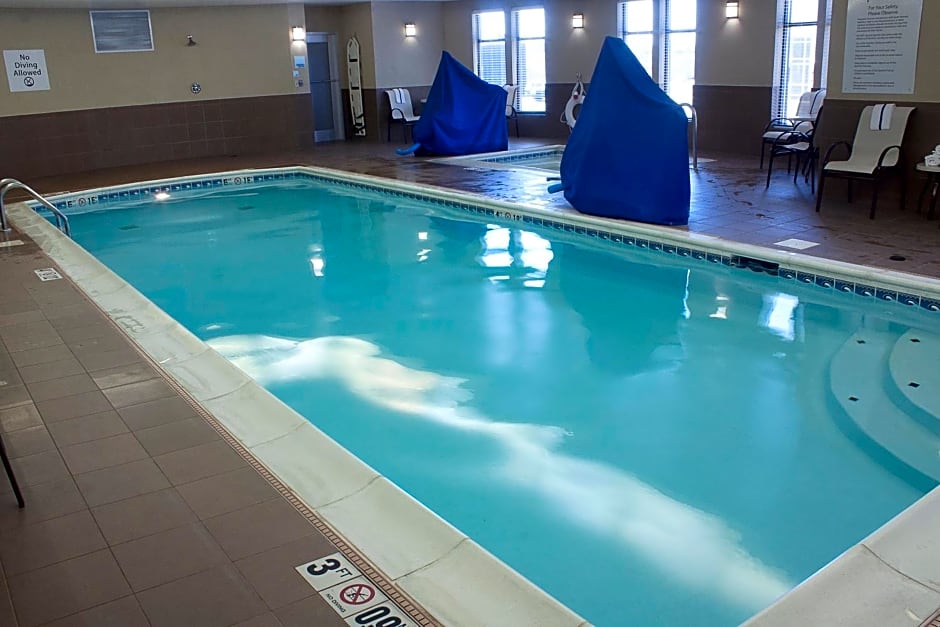 Holiday Inn Express & Suites Youngstown West I 80, an IHG Hotel