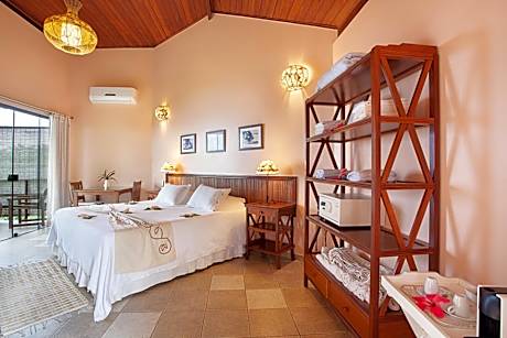 Master Bungalow with Hot Tub