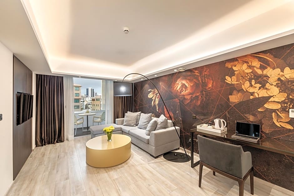 Almond Business Hotel