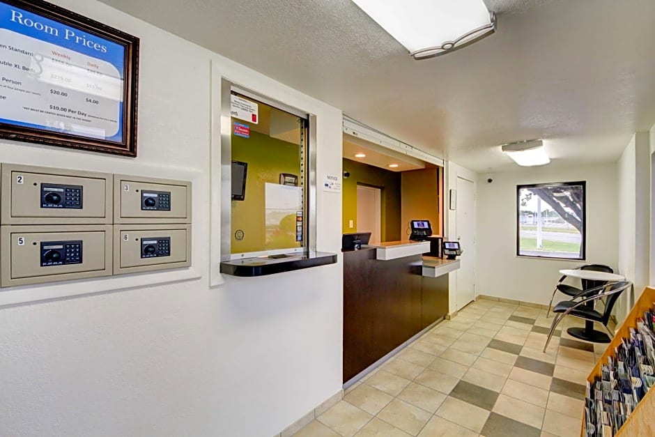 Studio 6 Midwest City, Ok - Oklahoma City