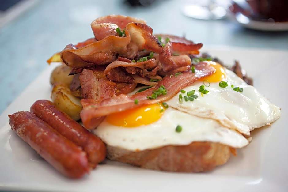 The Man from Snowy River Hotel