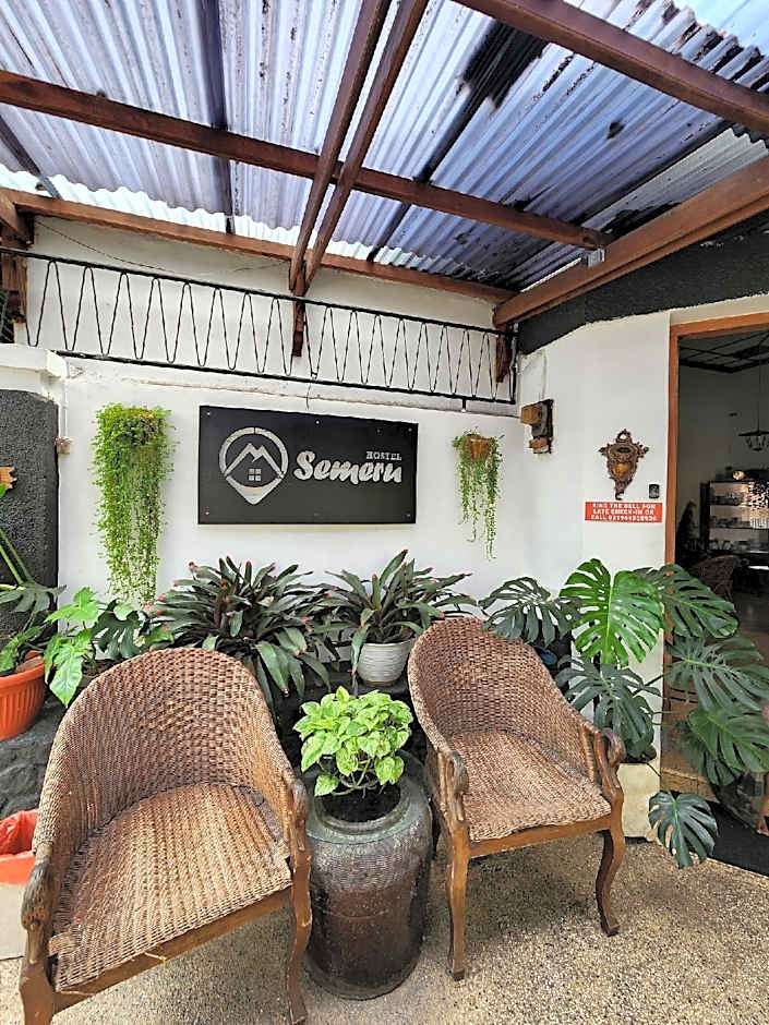 Semeru Hostel Malang