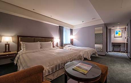 Deluxe Double or Twin Room With Extra Bed