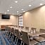 Holiday Inn Express and Suites Staunton By IHG