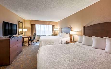 2 Queen Beds Nonsmoking