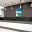 La Quinta Inn & Suites by Wyndham Mercedes Outlet Mall