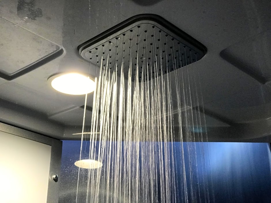 Capsule Inn Shimbashi - Men Only