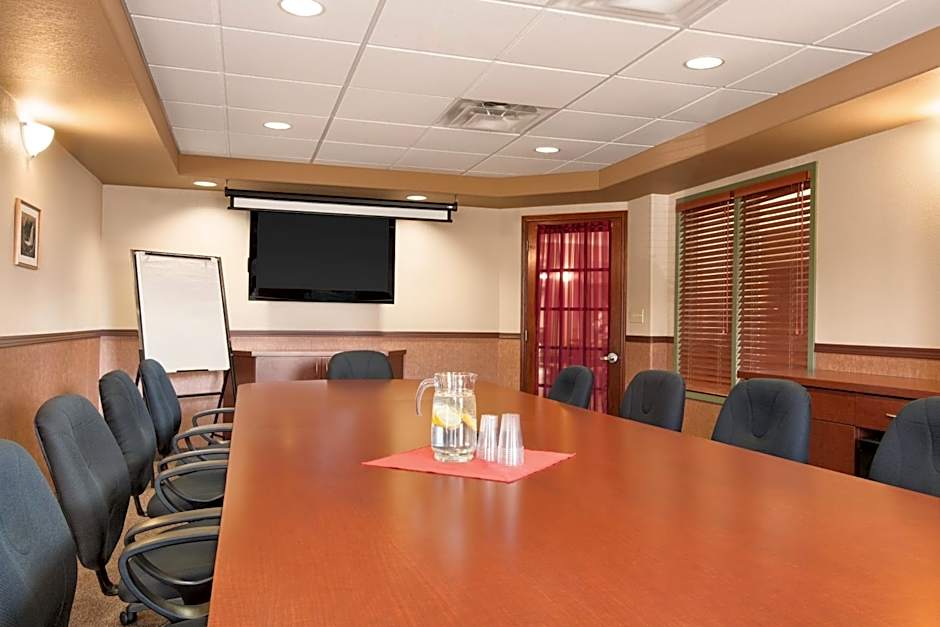 Days Inn by Wyndham Thunder Bay North