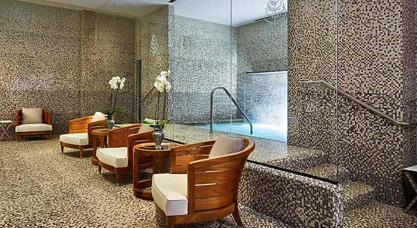 Four Seasons Hotel Bahrain Bay