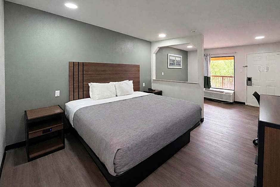 Photo 1 of 6 of 1 King Bed Suite