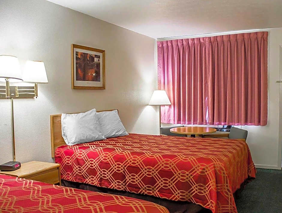 Econo Lodge Worthington