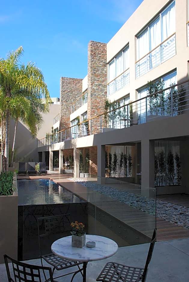 San Isidro Plaza Hotel