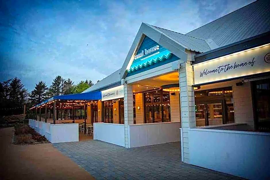 Pine Lodge @Puffin Lodges