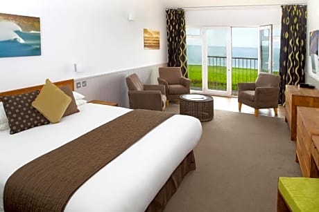 Family Suite with Sea View (2 Adults + 2 Children)