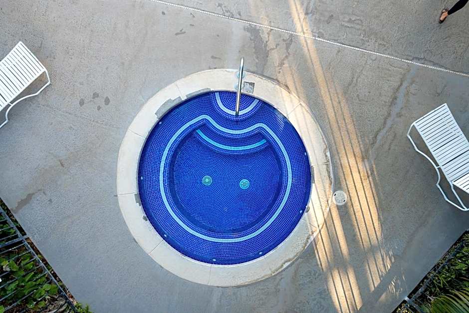 Plantation Hale Suites