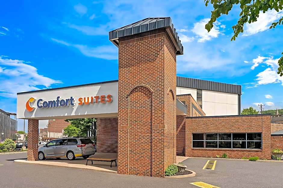 Comfort Suites Bethlehem Near Lehigh University and LVI Airport