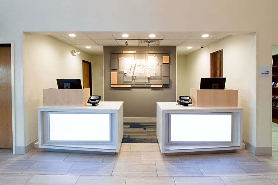 Holiday Inn Express & Suites - Worthington, an IHG Hotel