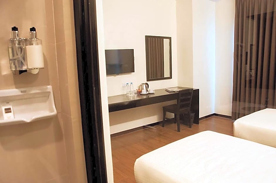 Piña Suites