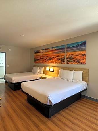 Queen Room with Two Queen Beds and Bath Tub - Mobility Accessible/Non-Smoking