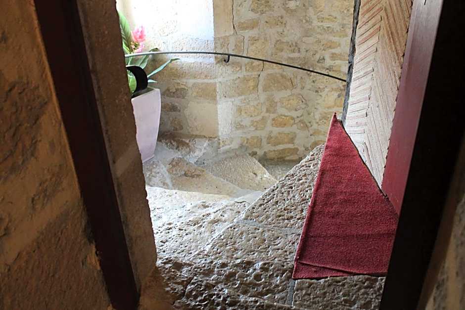 Logis Hotels- Auberge de la Tour - Hôtel et restaurant