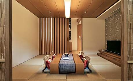 Deluxe Duplex Suite