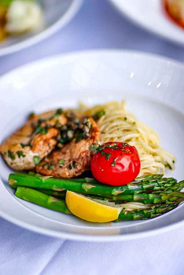 Pinnacle Hotel Harbourfront