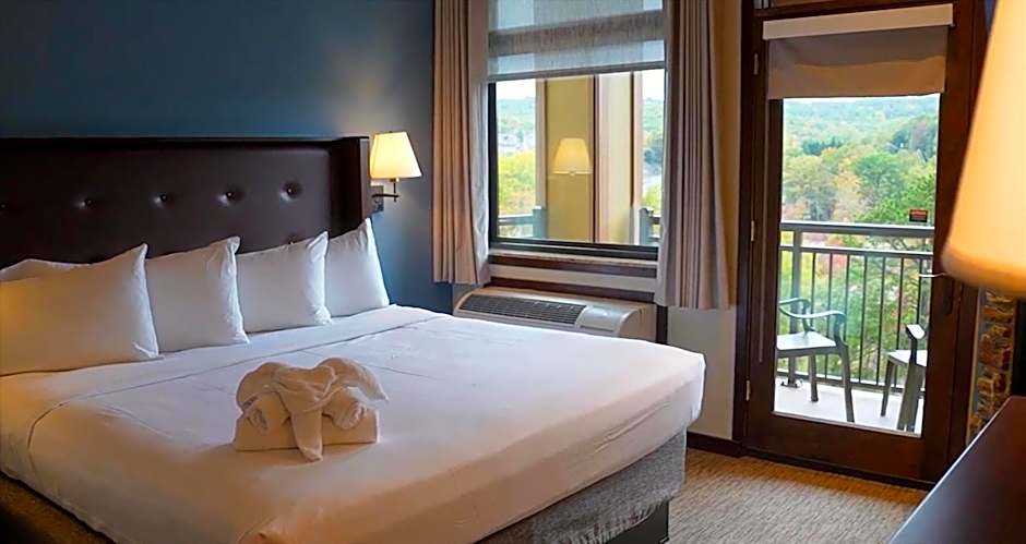 Photo 1 of 3 of Premier 1 King Bed Suite