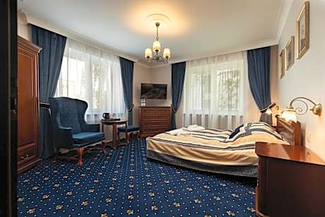 Deluxe Double Room with Shower