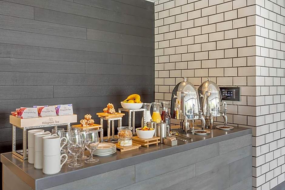 Cambria Hotel Boston Downtown-Seaport