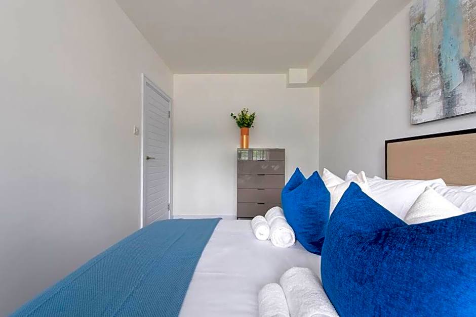 2 BR, Modern Urban Sanctuary 1CC - Cherrydeal