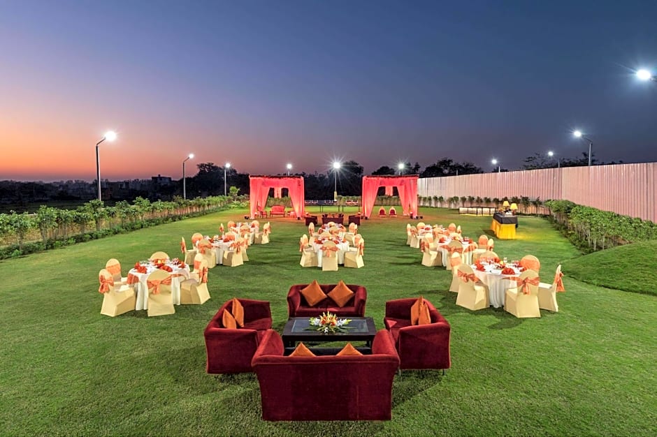 Nidhivan Sarovar Portico