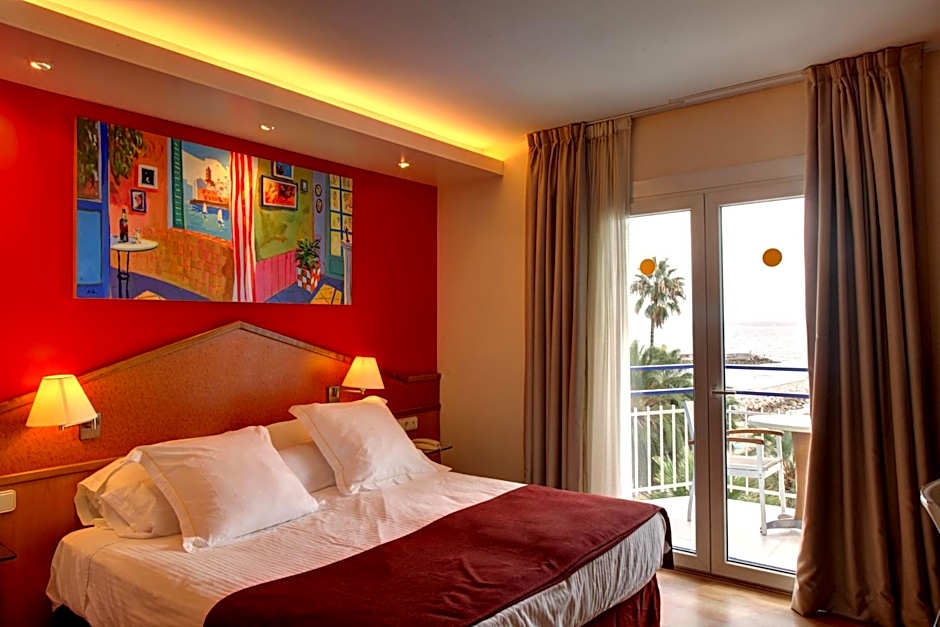 Photo 1 of 9 of 1 Double Bed or 2 Beds, Sea View, Balcony