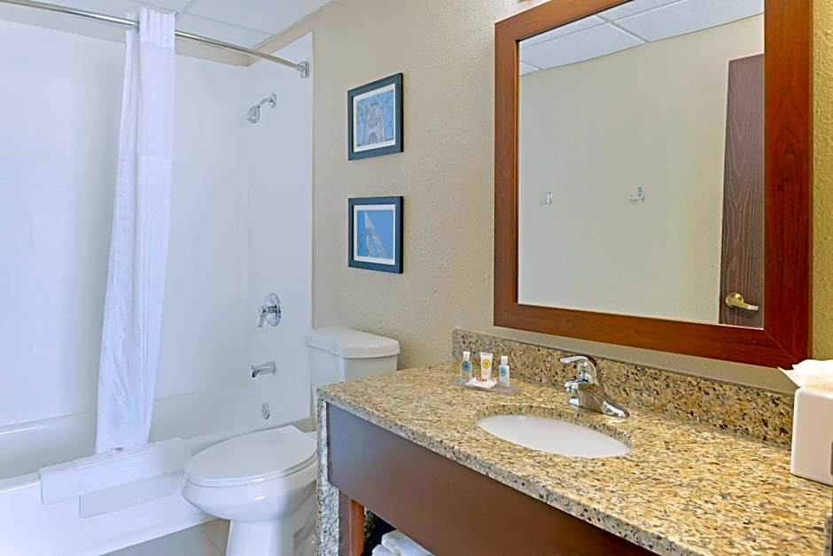 Comfort Inn & Suites Wichita Northeast
