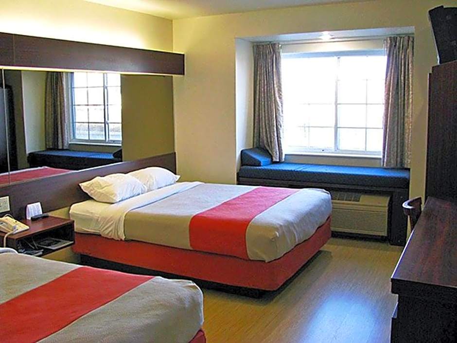 Motel 6-Huron, OH - Sandusky