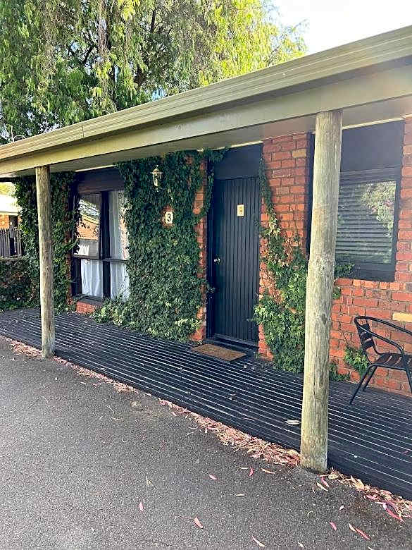 Best Western Colonial Village Motel