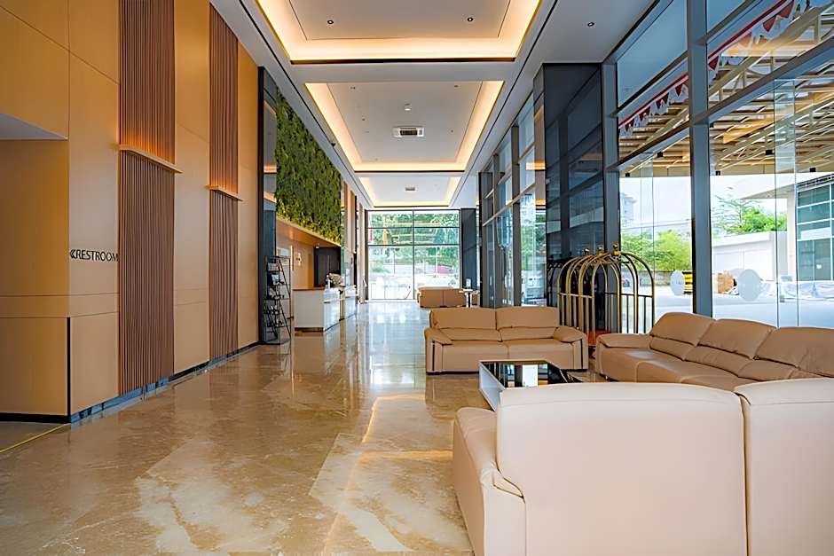 Harper Premier Nagoya Batam