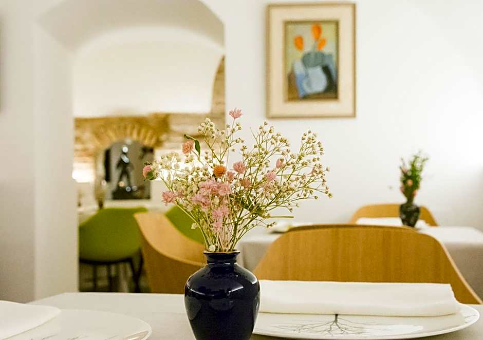 Hotel Oleum - Parking Gratuito bajo disponibilidad y reserva previa