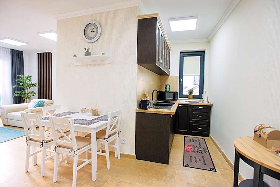 Lira Holiday Apartments