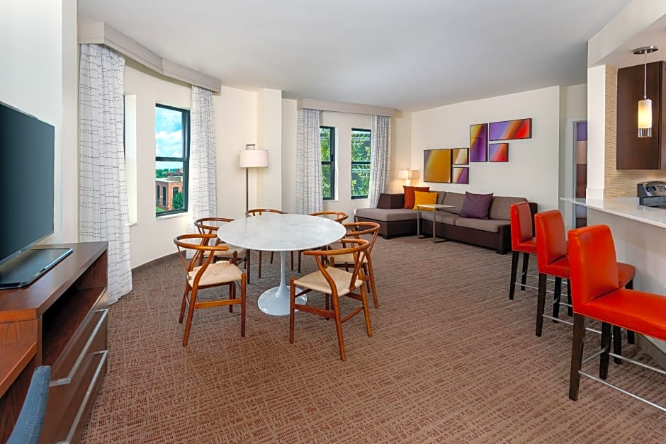 Photo 1 of 7 of Larger 2 Bedroom Multiple Beds Suite, City View